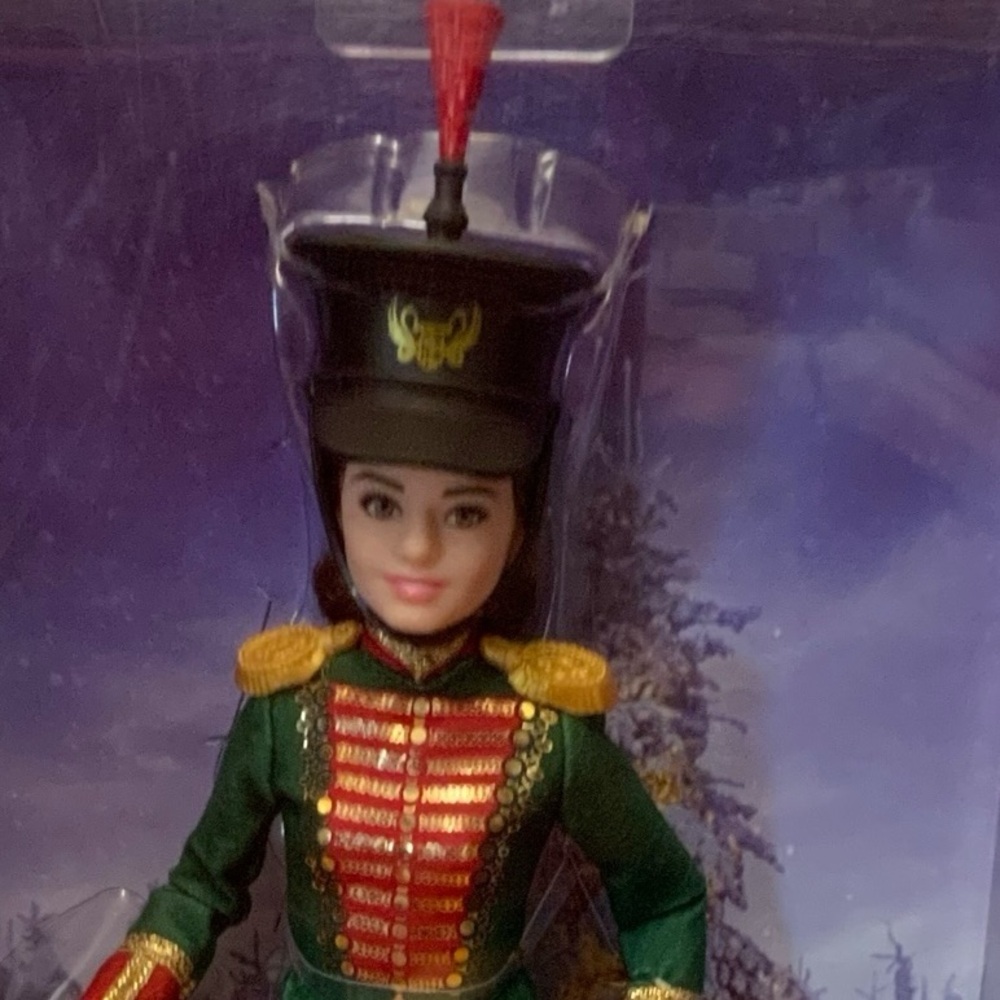 2018 Barbie Signature The Nutcracker Clara's Soldier Uniform - Picture 4 of 5